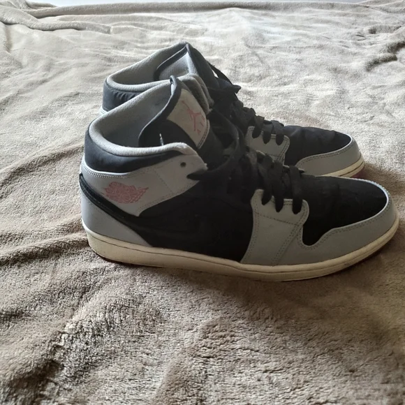 Jordan | Shoes | Jordan Retro Mid Blackgym Redwolf Grey 